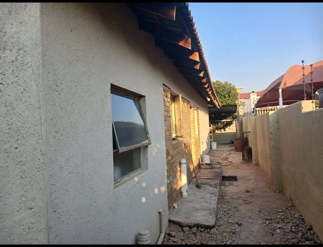 3 BEDROOM HOUSE FOR SALE IN AFRICAN JEWEL